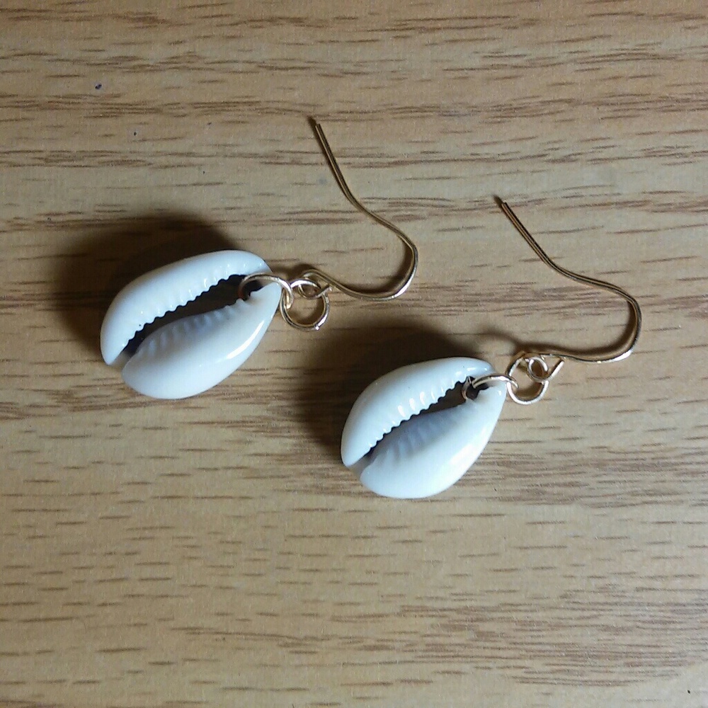 🔥Seashell Dangling Earrings !